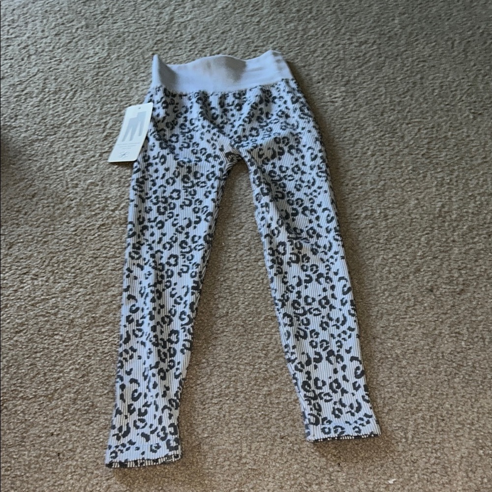 Chic Animal Print Leggings